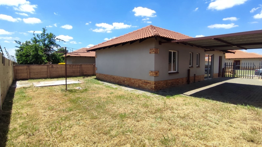 3 Bedroom Property for Sale in Waterkloof Hill Estate North West